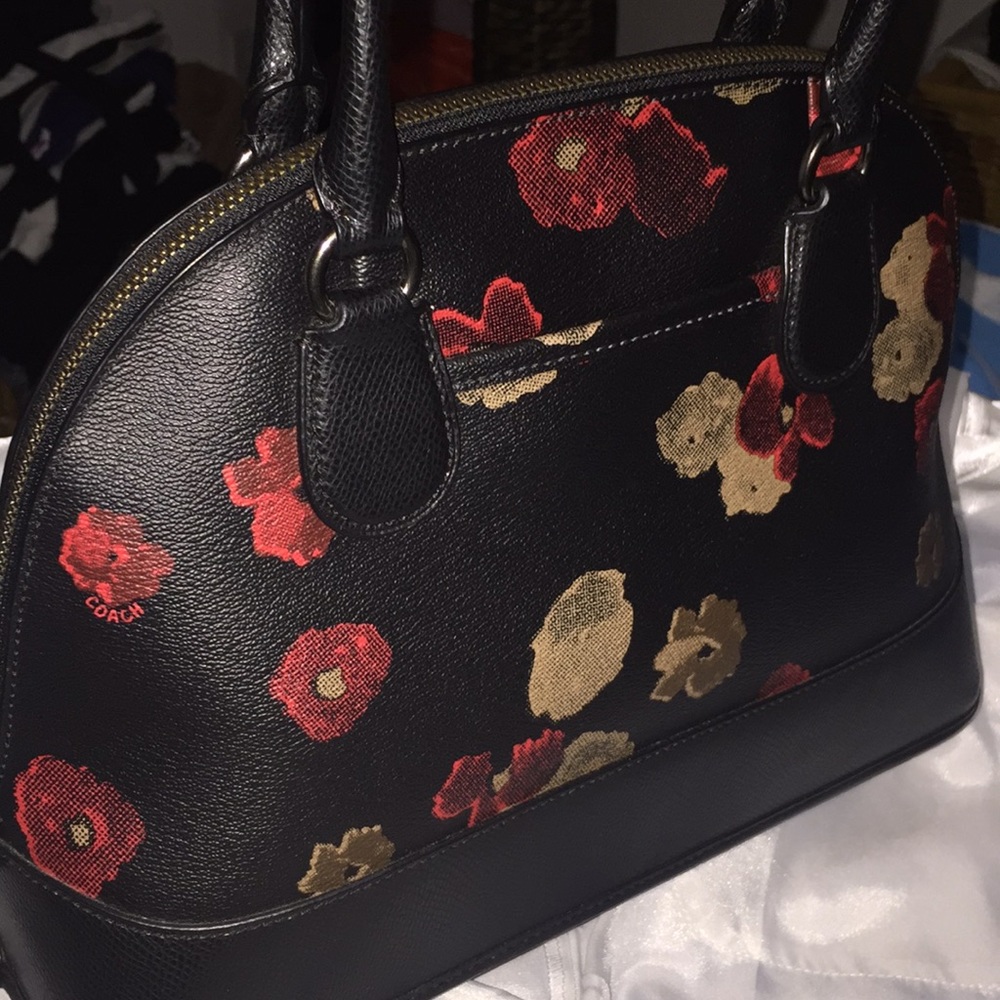 Coach purse - Picture 2 of 3